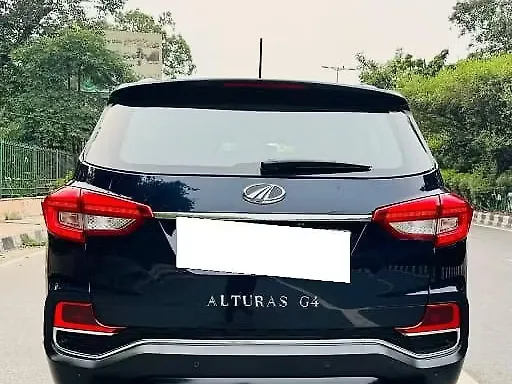 Used Mahindra Alturas G4 2WD High AT in Delhi