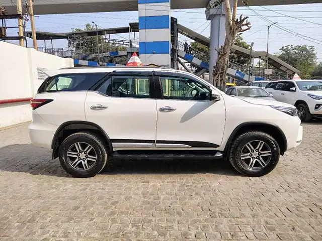 Used Toyota Fortuner 4X2 MT 2.8 Diesel in Delhi