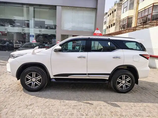 Used Toyota Fortuner 4X2 MT 2.8 Diesel in Delhi