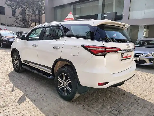 Used Toyota Fortuner 4X2 MT 2.8 Diesel in Delhi