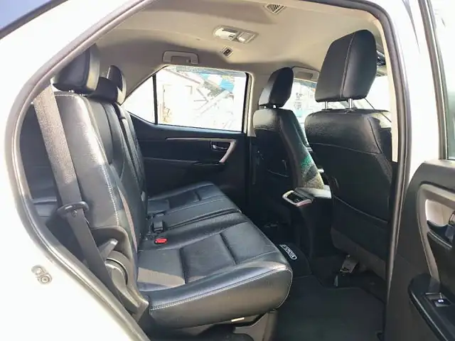 Used Toyota Fortuner 4X2 MT 2.8 Diesel in Delhi
