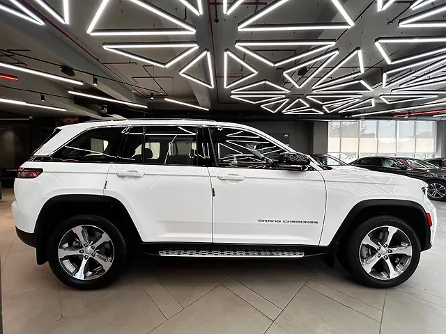 Used Jeep Grand Cherokee Limited (O) 4x4 AT in Bangalore