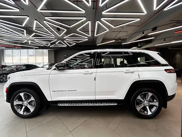 Used Jeep Grand Cherokee Limited (O) 4x4 AT in Bangalore
