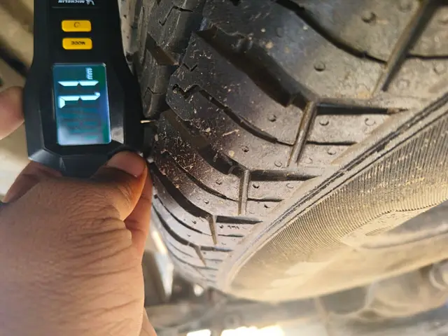 Used Ford Endeavour Titanium Plus 2.2 4x2 AT in Delhi