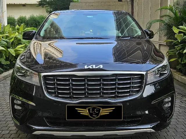 Used 2022 Kia Carnival in Mumbai