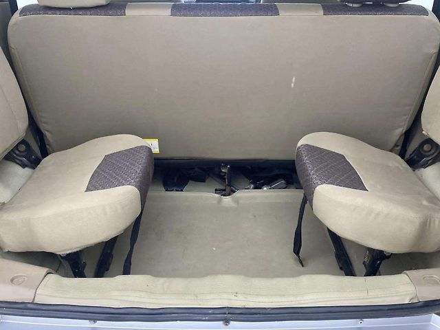Used Mahindra TUV300 [2015-2019] T8 in Ahmedabad