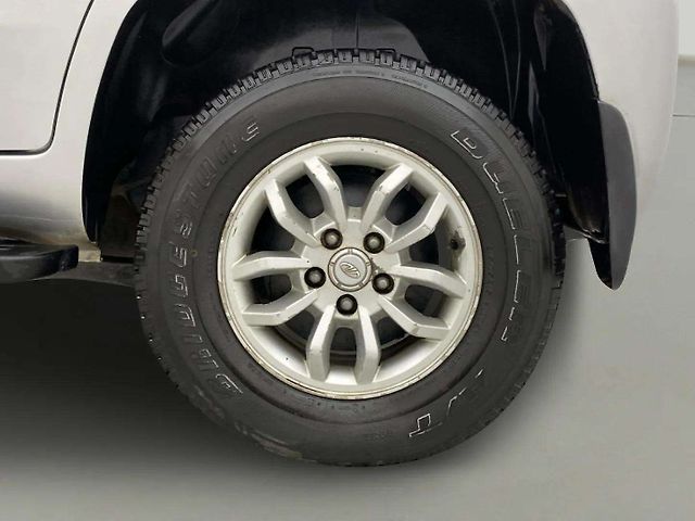 Used Mahindra TUV300 [2015-2019] T8 in Ahmedabad