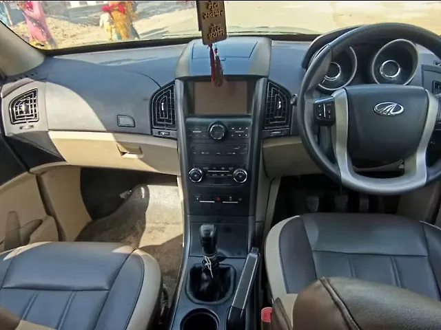 Used Mahindra XUV500 [2015-2018] W6 in Lucknow