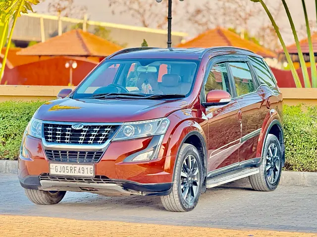 Used 2018 Mahindra XUV500 in Surat