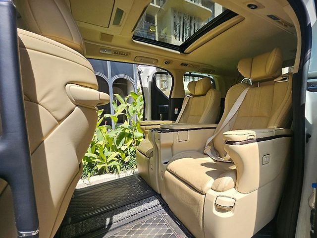 Used Toyota Vellfire [2020-2023] Hybrid in Mumbai