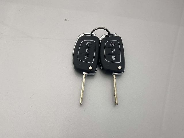 Used Hyundai Verna [2011-2015] Fluidic 1.6 VTVT SX Opt in Ahmedabad