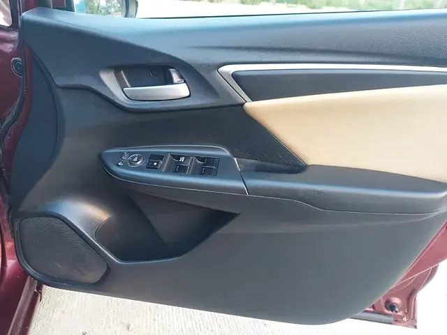 Used Honda Jazz [2015-2018] V AT Petrol in Mumbai