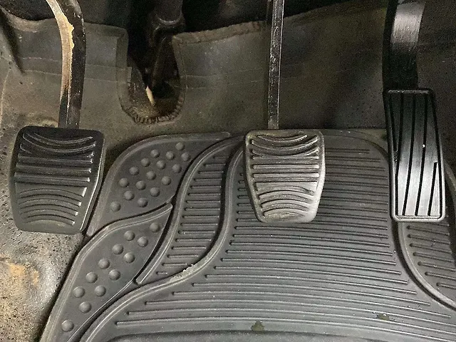 Used Mahindra XUV300 [2019-2024] W8 (O) 1.5 Diesel [2020] in Hyderabad