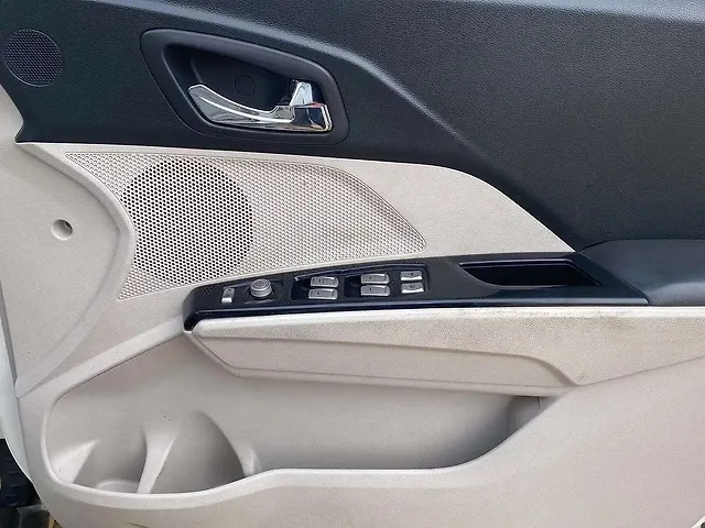 Used Mahindra XUV300 [2019-2024] W8 (O) 1.5 Diesel [2020] in Hyderabad