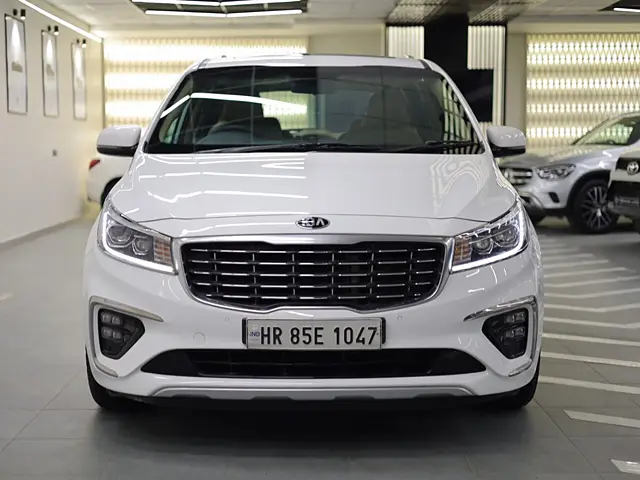 Used 2021 Kia Carnival in Delhi
