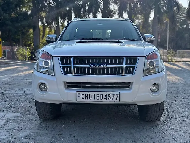 Used 2015 Isuzu MU7 in Chandigarh