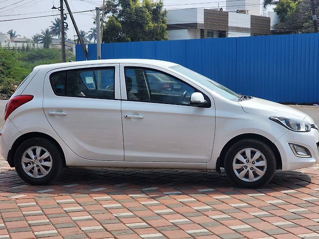 Used Hyundai i20 [2008-2010] Sportz 1.4 CRDI 6 Speed (O) in Sangli