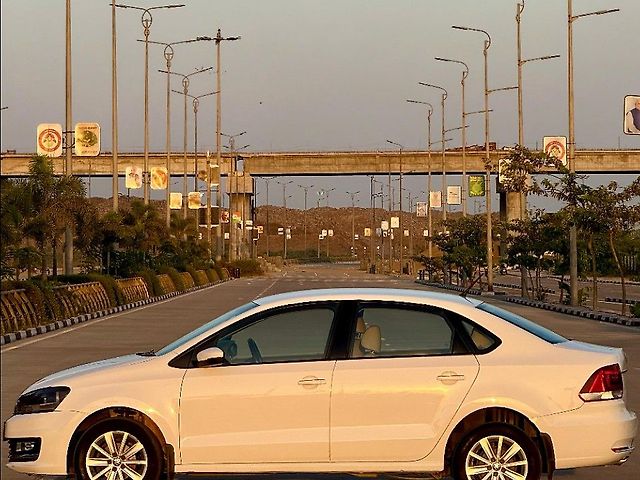 Used Volkswagen Vento [2015-2019] Highline Diesel AT [2015-2016] in Surat