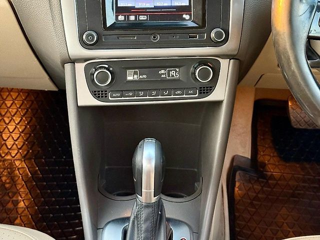 Used Volkswagen Vento [2015-2019] Highline Diesel AT [2015-2016] in Surat