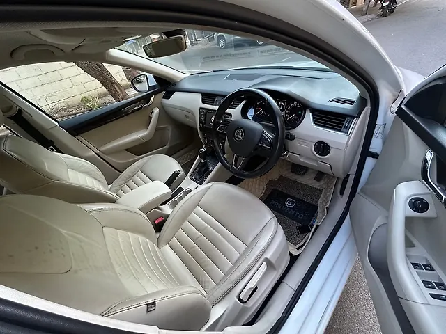Used Skoda Octavia [2015-2017] 1.8 TSI Ambition Plus AT in Bangalore