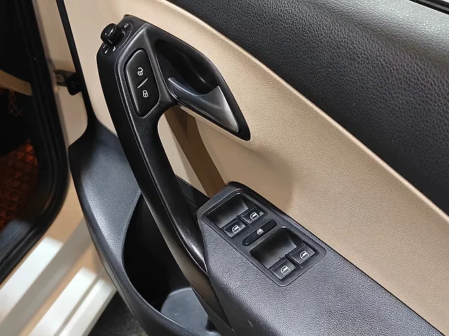 Used Volkswagen Ameo Highline Plus 1.5L AT (D)16 Alloy in Ahmedabad