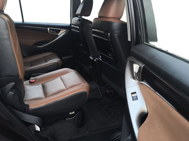 Used Toyota Innova Crysta [2016-2020] 2.8 ZX AT 7 STR [2016-2020] in Mumbai