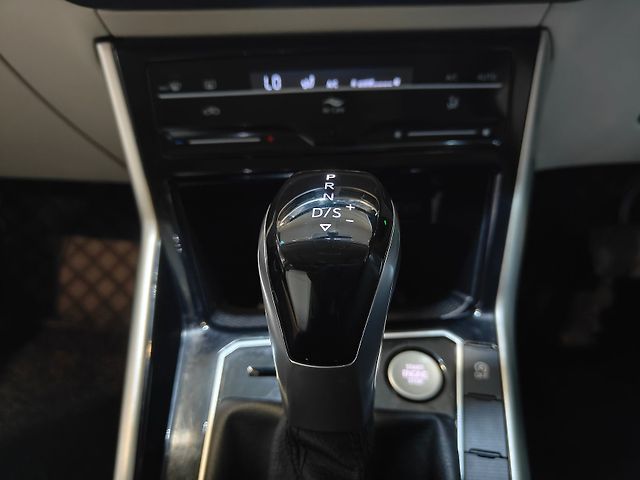 Used Volkswagen Virtus [2022-2023] Topline 1.0 TSI AT in Ahmedabad