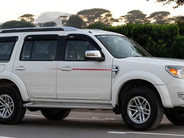 Used Ford Endeavour [2009-2014] 3.0L 4x2 AT in Lucknow