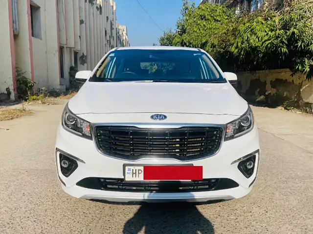Used 2020 Kia Carnival in Delhi