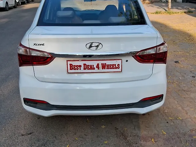 Used Hyundai Xcent E Plus in Lucknow