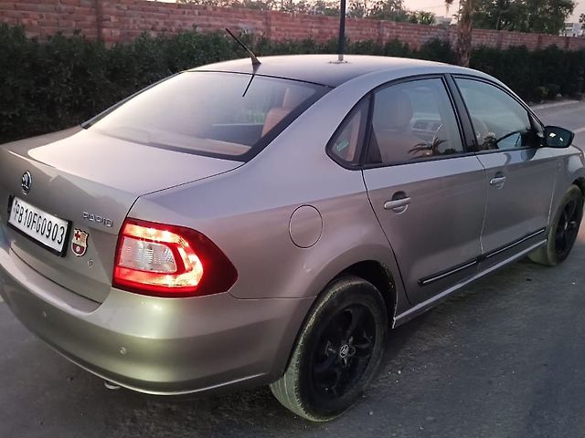 Used Skoda Rapid [2014-2015] 1.5 TDI CR Ambition with Alloy Wheels in Ludhiana