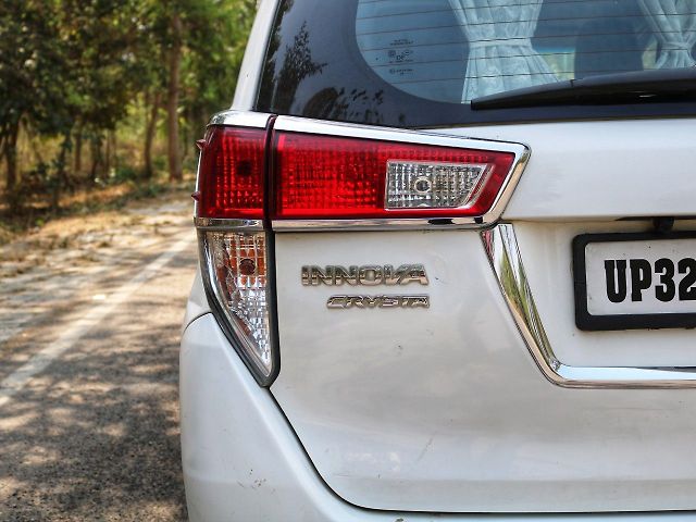 Used Toyota Innova Crysta [2016-2020] 2.4 G 7 STR [2016-2017] in Lucknow