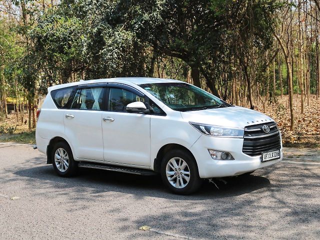 Used Toyota Innova Crysta [2016-2020] 2.4 G 7 STR [2016-2017] in Lucknow