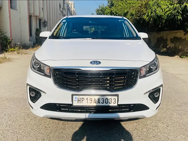 Used 2020 Kia Carnival in Delhi