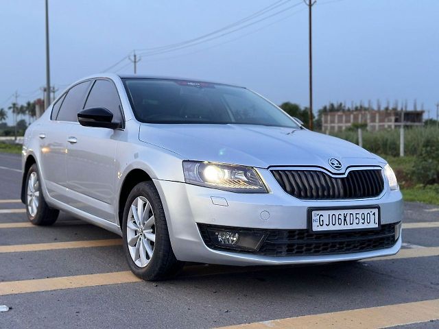 Used Skoda Octavia [2017-2021] 2.0 TDI CR Style Plus AT [2017] in Surat