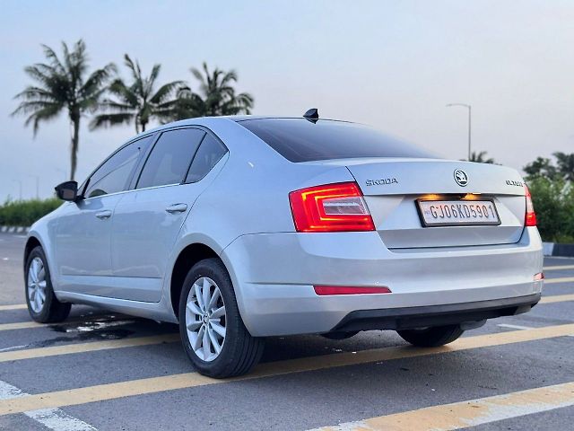 Used Skoda Octavia [2017-2021] 2.0 TDI CR Style Plus AT [2017] in Surat