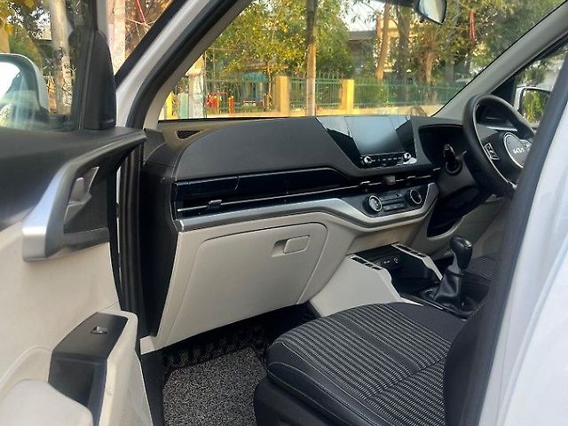 Used Kia Carens [2022-2023] Prestige 1.5 Petrol MT 7 STR in Jalandhar