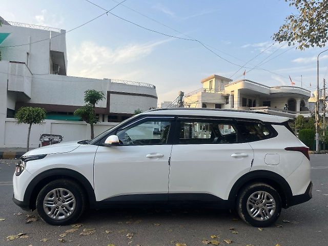 Used Kia Carens [2022-2023] Prestige 1.5 Petrol MT 7 STR in Jalandhar