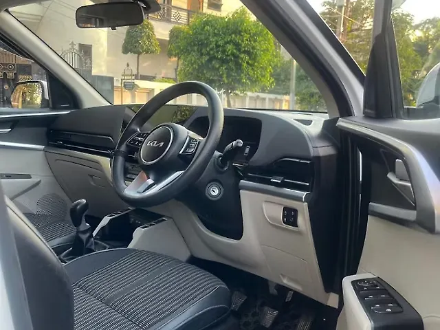 Used Kia Carens [2022-2023] Prestige 1.5 Petrol MT 7 STR in Jalandhar