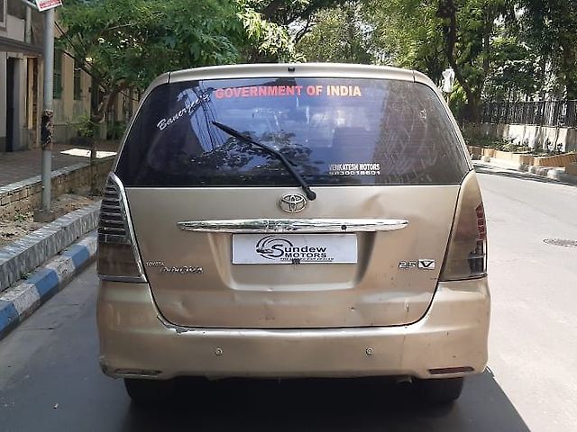 Used Toyota Innova [2009-2012] 2.5 VX 8 STR BS-IV in Kolkata