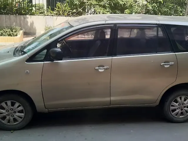Used Toyota Innova [2009-2012] 2.5 VX 8 STR BS-IV in Kolkata