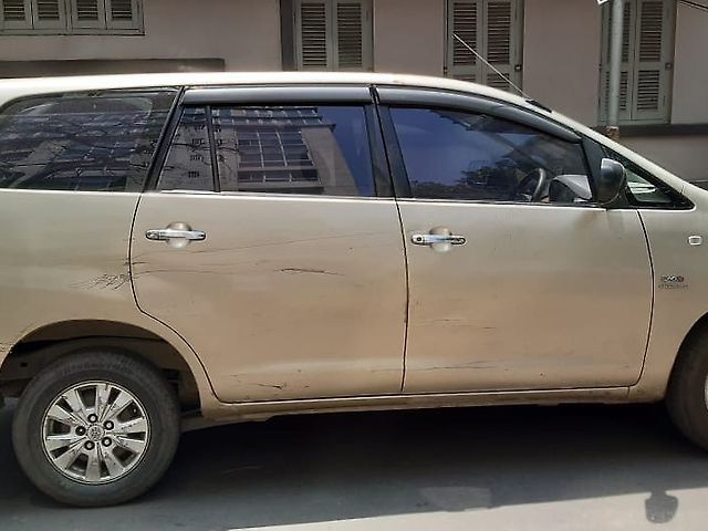 Used Toyota Innova [2009-2012] 2.5 VX 8 STR BS-IV in Kolkata