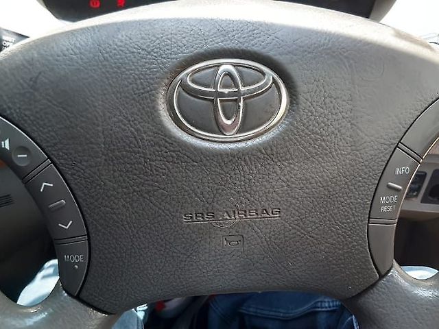 Used Toyota Innova [2009-2012] 2.5 VX 8 STR BS-IV in Kolkata