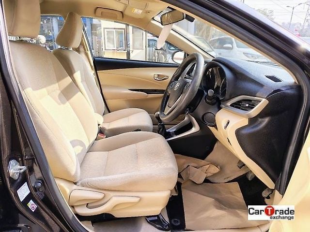 Used Toyota Yaris V MT in Delhi