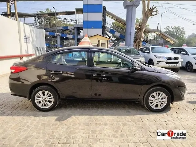 Used Toyota Yaris V MT in Delhi