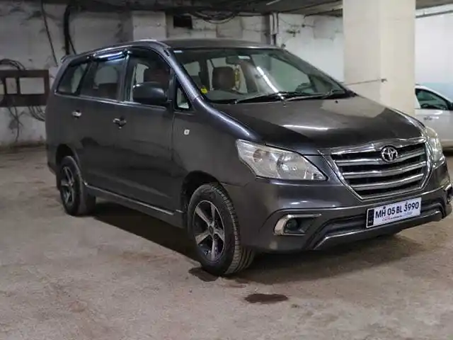 Used 2012 Toyota Innova in Navi Mumbai