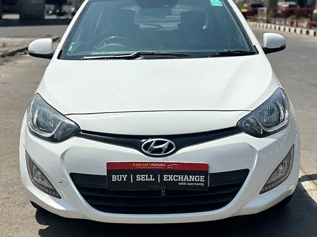 Used 2014 Hyundai i20 in Surat