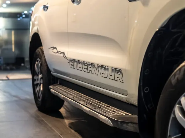 Used Ford Endeavour [2016-2019] Titanium 3.2 4x4 AT in Delhi