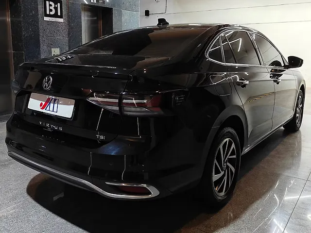 Used Volkswagen Virtus Topline 1.0 TSI MT in Ahmedabad