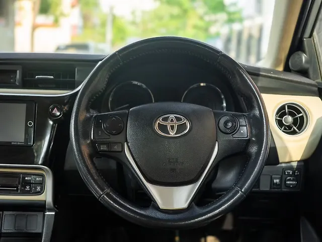 Used Toyota Corolla Altis G Petrol in Kolkata